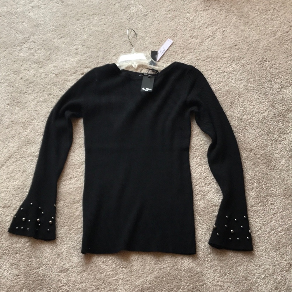Black  ribbed sweater with beaded flared sleeves
